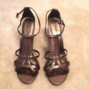 Nine West Woman shoes in Metallic Brown color